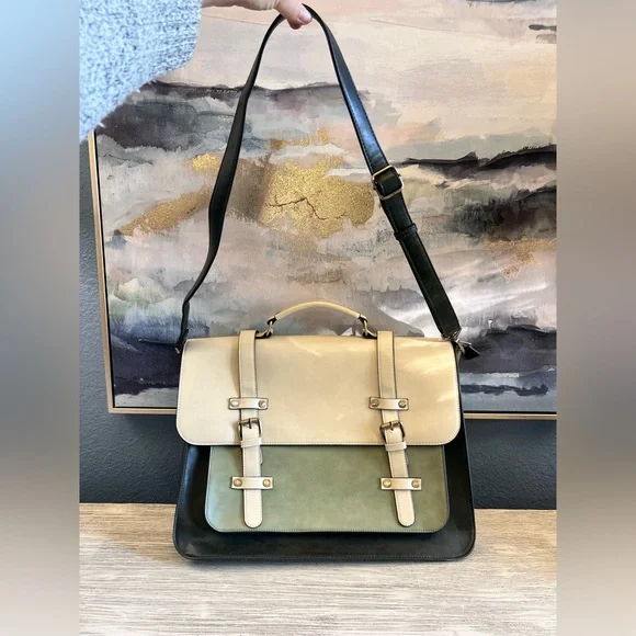 Classic Cream and Green Leather Briefcase - Picture 7 of 15